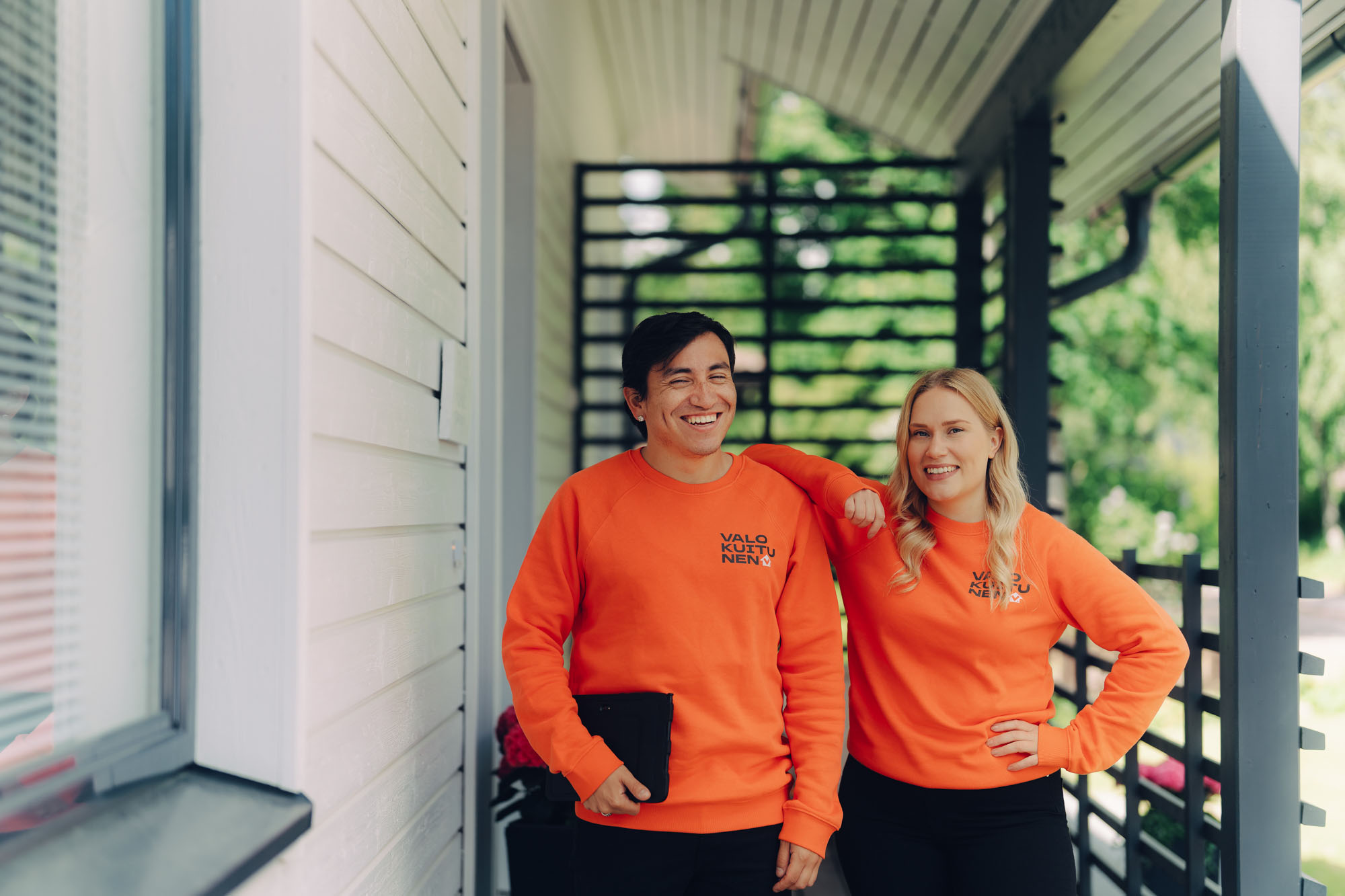 Kenttämyyjät ovella